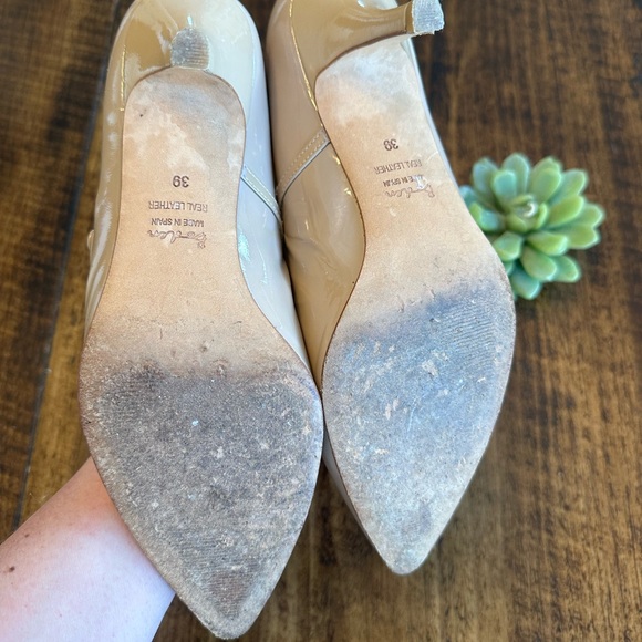 Boden |  Nude Patent Leather Mary Jane Soft Pointed Toe Heels, Size 39 (8.5) - Picture 6 of 10